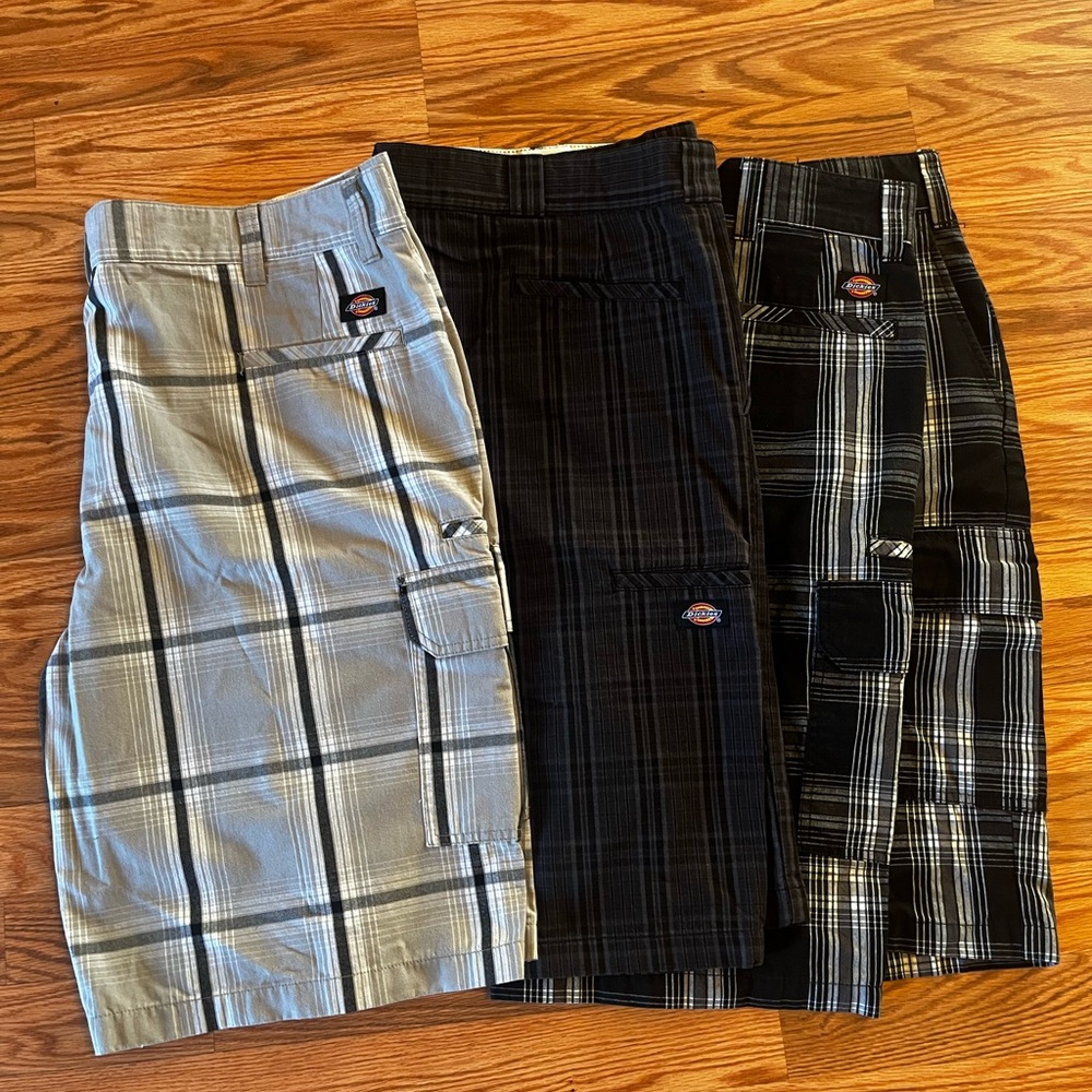 Men’s dickies shorts bundle size 44 plaid Cell phone pocket